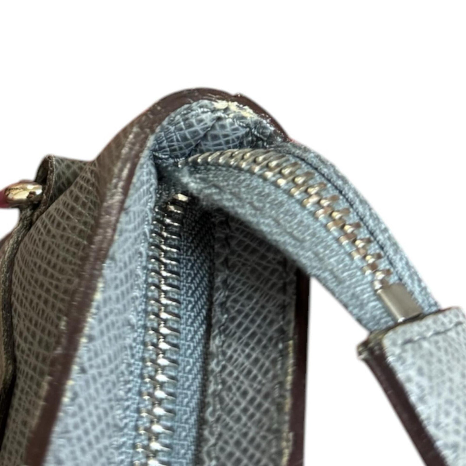 Louis Vuitton Sasha-schoudertas Taiga 15