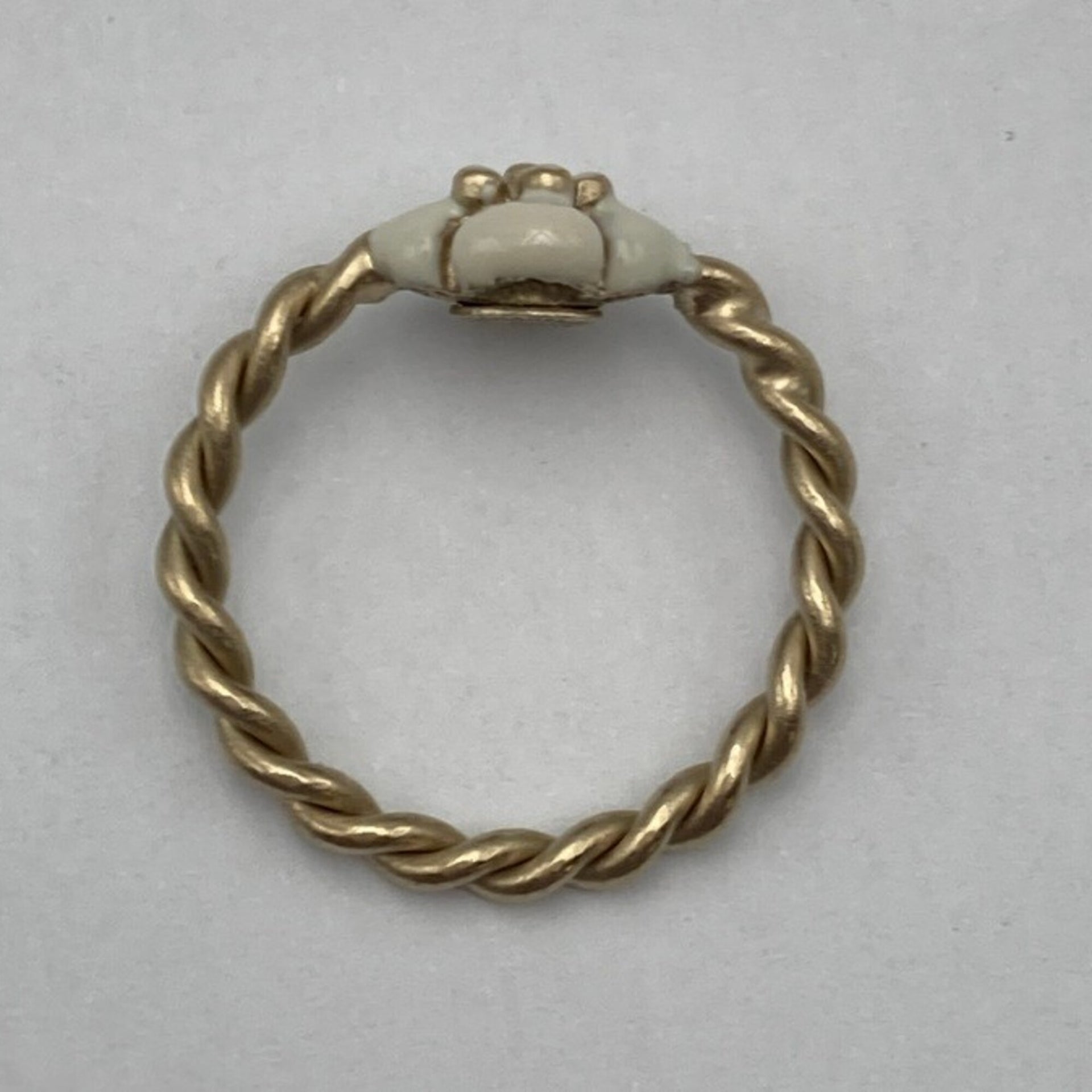 CHANEL Camellia-ring uit de Cruise-collectie van 2013 5