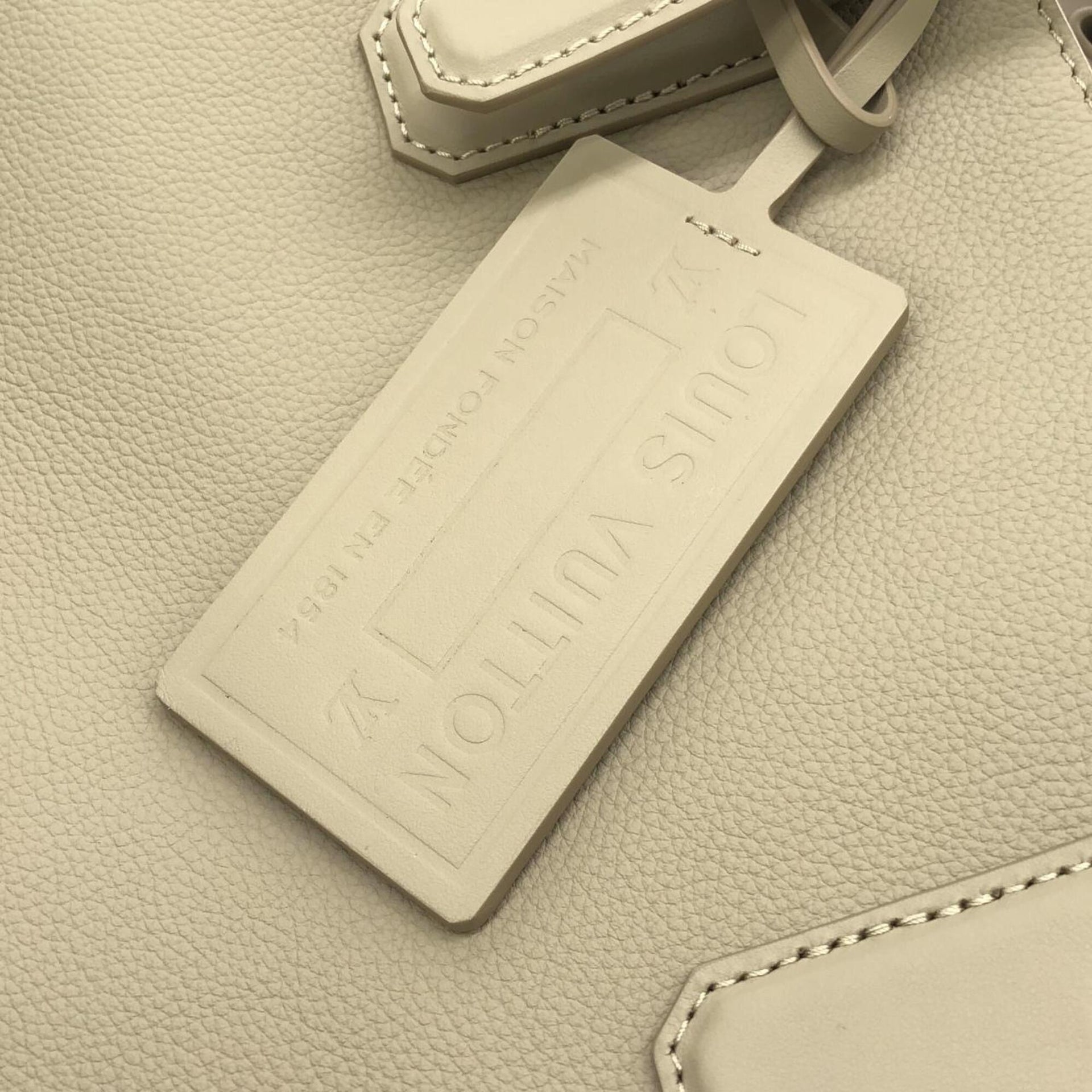 Louis Vuitton LV Aerogram Fastline-tas M22506 4